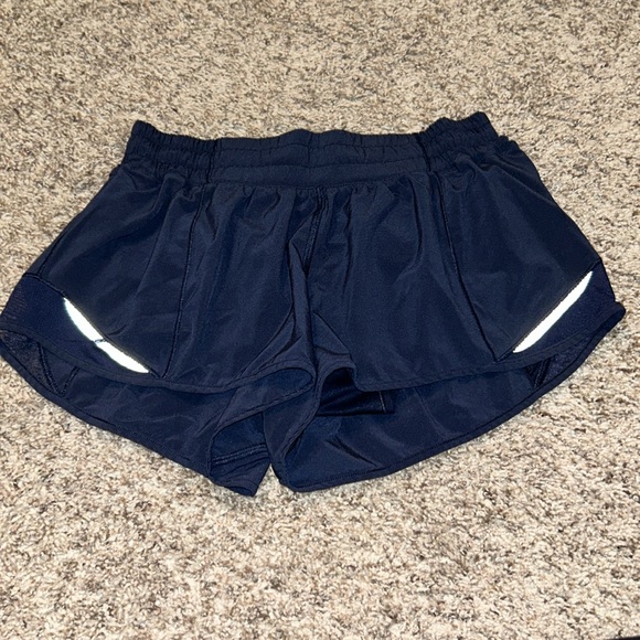 lululemon hotty hot shorts - Picture 2 of 2